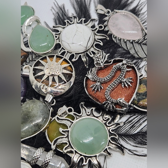 5 Piece Mystery Crystal Pendant Bundle! Genuine Gemstone Jewlery - Picture 2 of 5